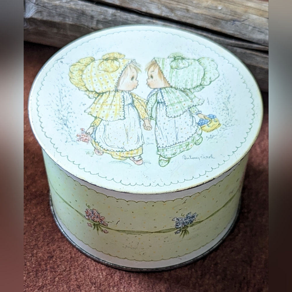 Vintage Hallmark Betsey Clark Tin W/Lid